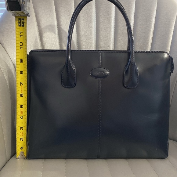 Tod’s Tote - Picture 4 of 15